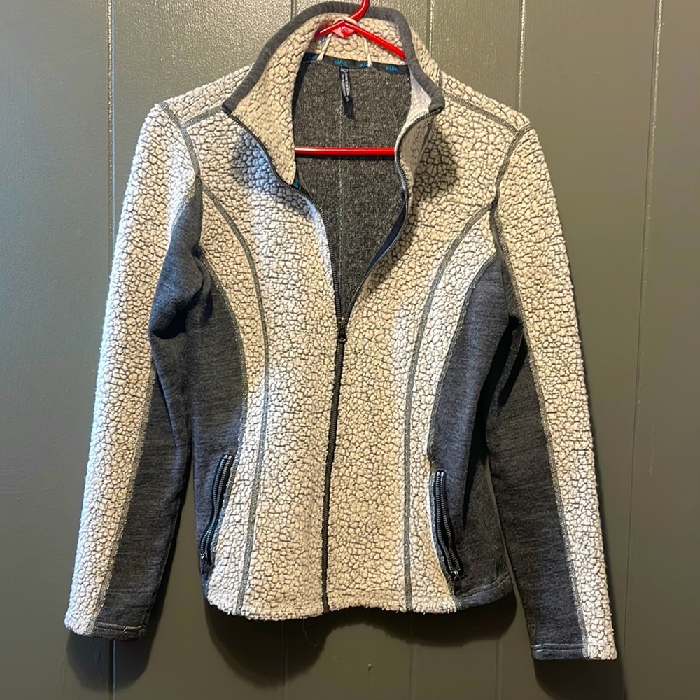Kuhl women’s fleece zip up, size Small
